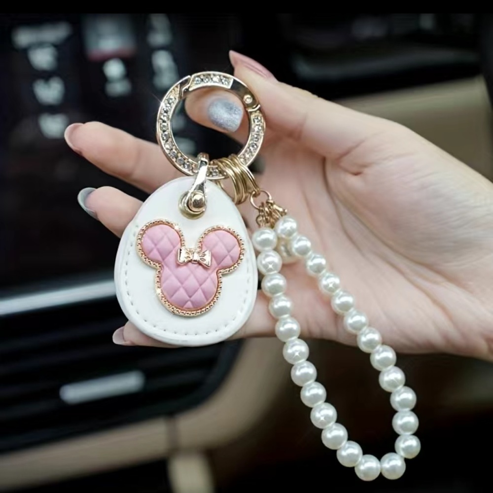 NWT - DISNEY KEYCHAIN / BAG CHARM.
